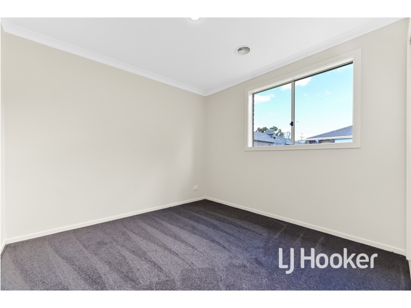 14 Boldrewood Place, Lynbrook VIC 3975