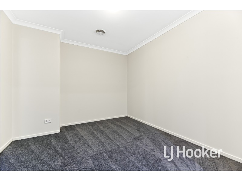14 Boldrewood Place, Lynbrook VIC 3975