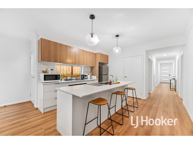 17 Metallic Way, Cranbourne South VIC 3977