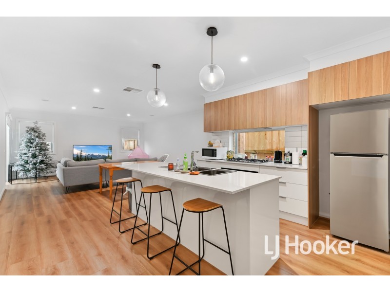 17 Metallic Way, Cranbourne South VIC 3977