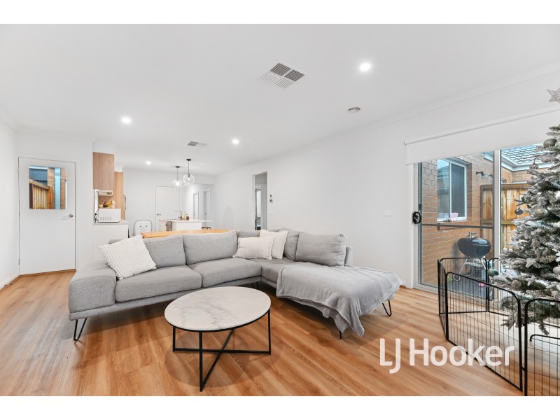 17 Metallic Way, Cranbourne South VIC 3977