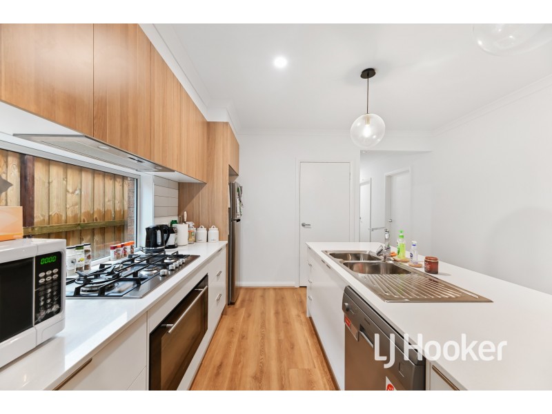17 Metallic Way, Cranbourne South VIC 3977