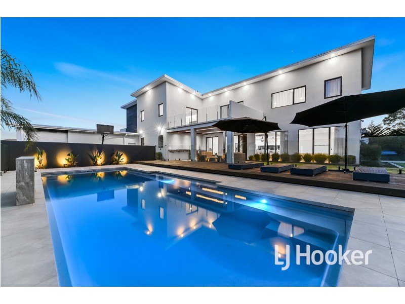 45 Cherryhills Drive, Cranbourne VIC 3977