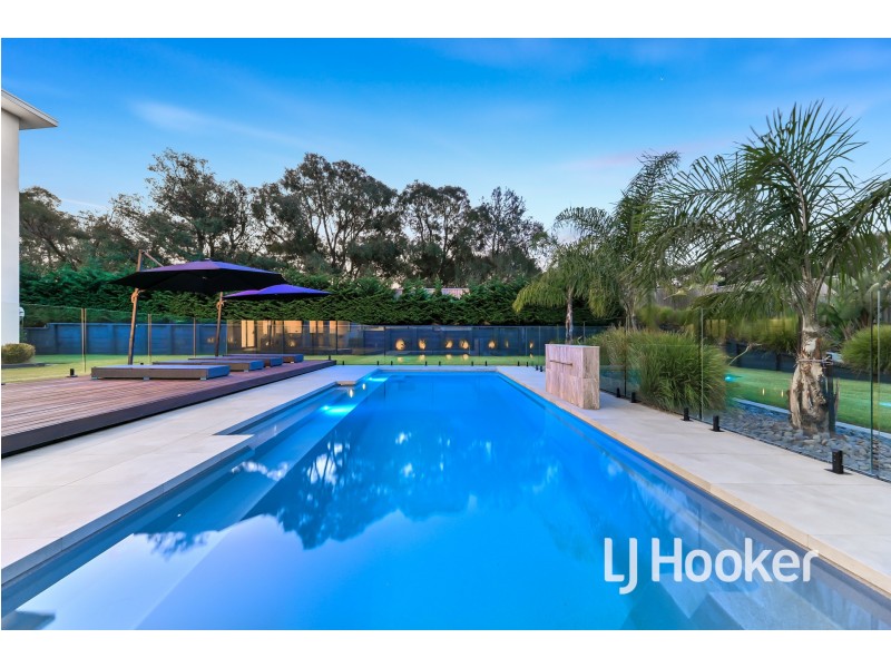 45 Cherryhills Drive, Cranbourne VIC 3977