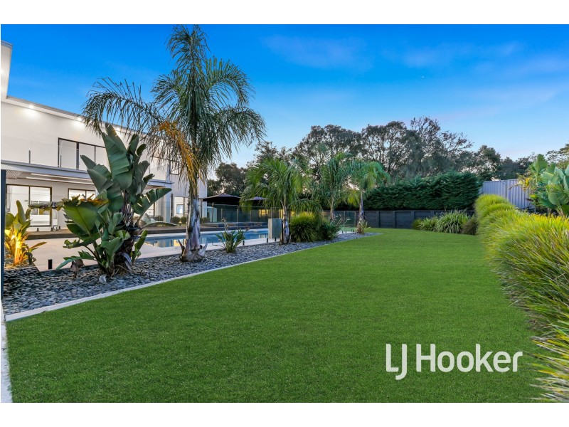 45 Cherryhills Drive, Cranbourne VIC 3977