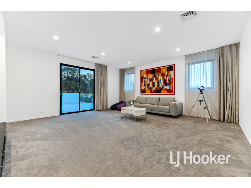 45 Cherryhills Drive, Cranbourne VIC 3977