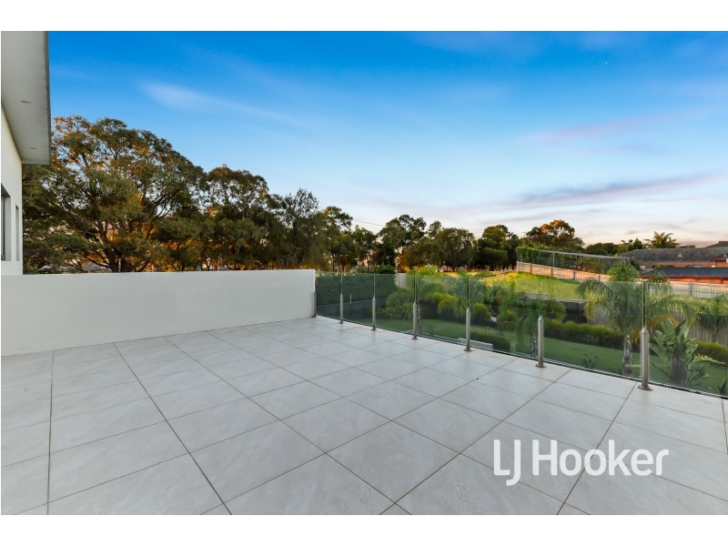 45 Cherryhills Drive, Cranbourne VIC 3977