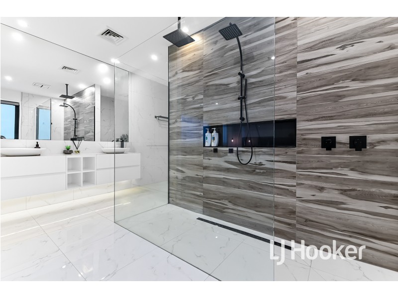 45 Cherryhills Drive, Cranbourne VIC 3977