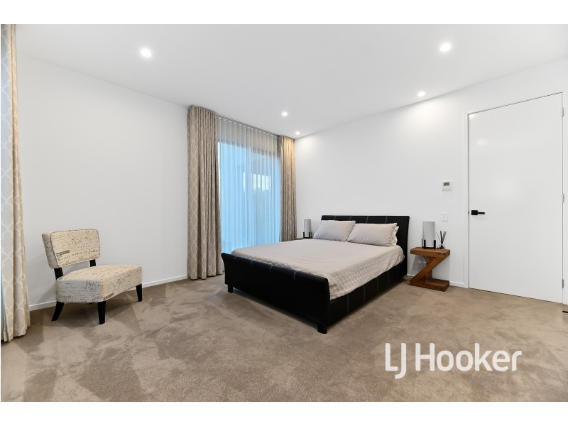 45 Cherryhills Drive, Cranbourne VIC 3977