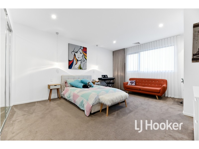 45 Cherryhills Drive, Cranbourne VIC 3977