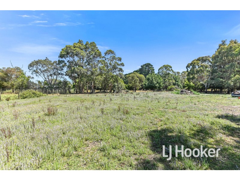 9 Collison Road, Cranbourne East VIC 3977