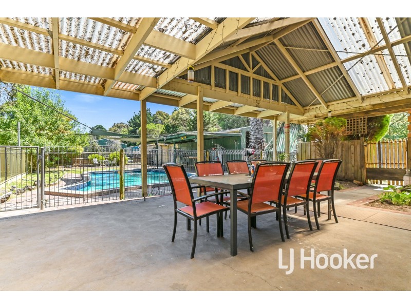 9 Collison Road, Cranbourne East VIC 3977