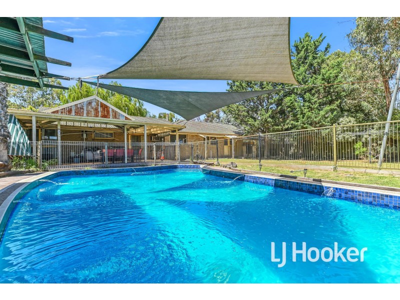 9 Collison Road, Cranbourne East VIC 3977