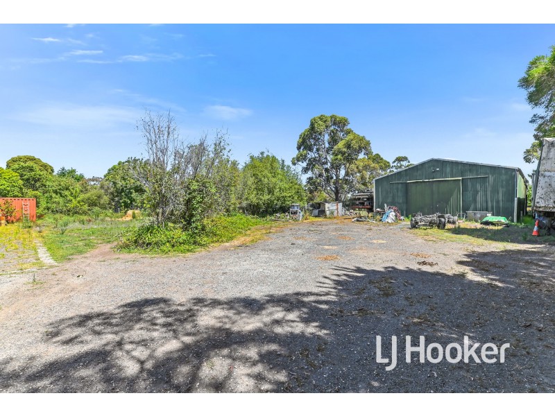 9 Collison Road, Cranbourne East VIC 3977