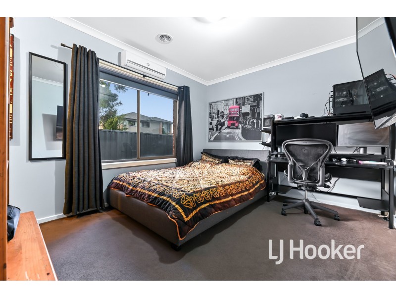 106 Elmslie Drive, Cranbourne East VIC 3977