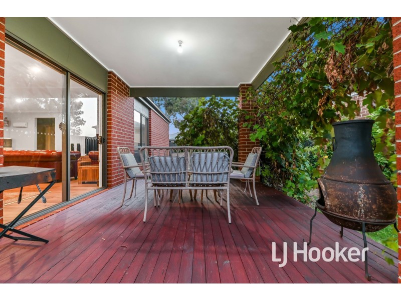 106 Elmslie Drive, Cranbourne East VIC 3977