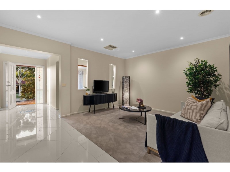 4 Eucumbene Drive, Berwick VIC 3806