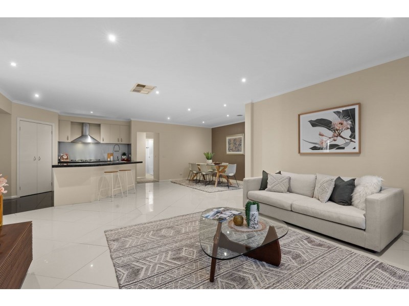 4 Eucumbene Drive, Berwick VIC 3806