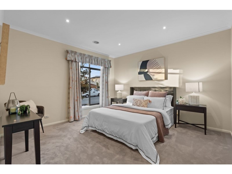 4 Eucumbene Drive, Berwick VIC 3806