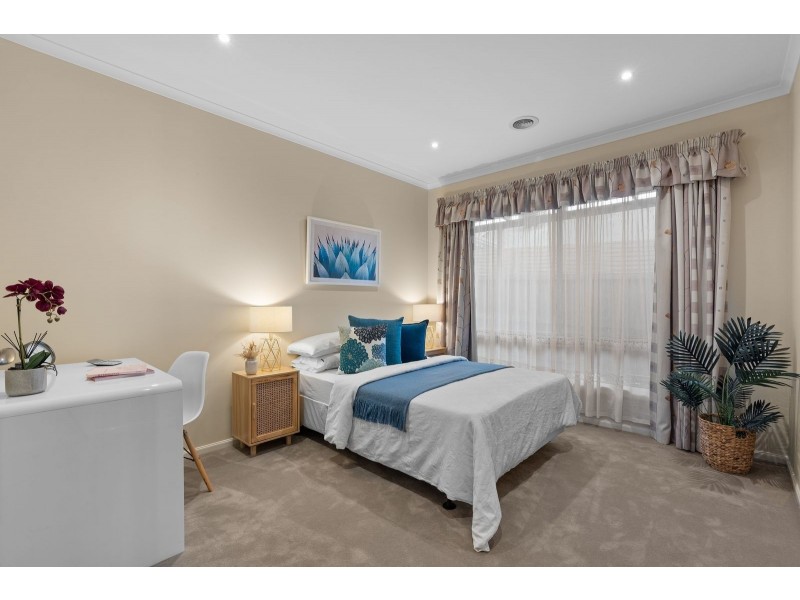 4 Eucumbene Drive, Berwick VIC 3806