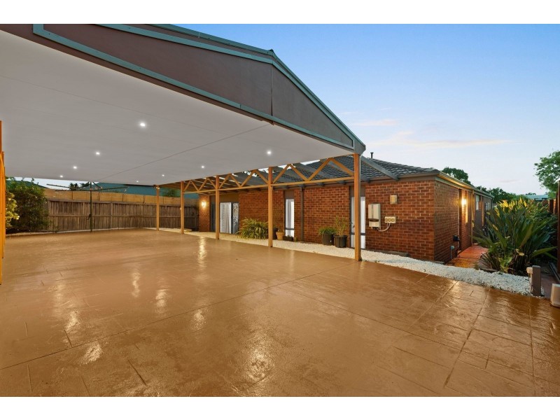 4 Eucumbene Drive, Berwick VIC 3806