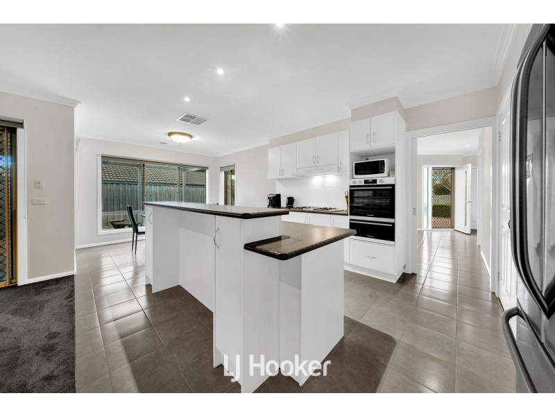 123 Majestic Boulevard, Cranbourne VIC 3977