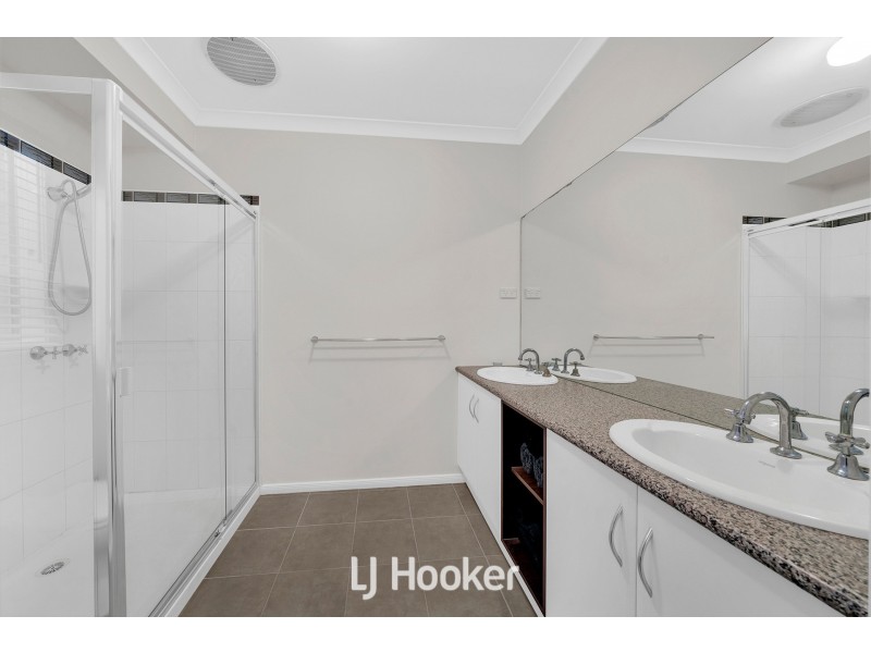 123 Majestic Boulevard, Cranbourne VIC 3977