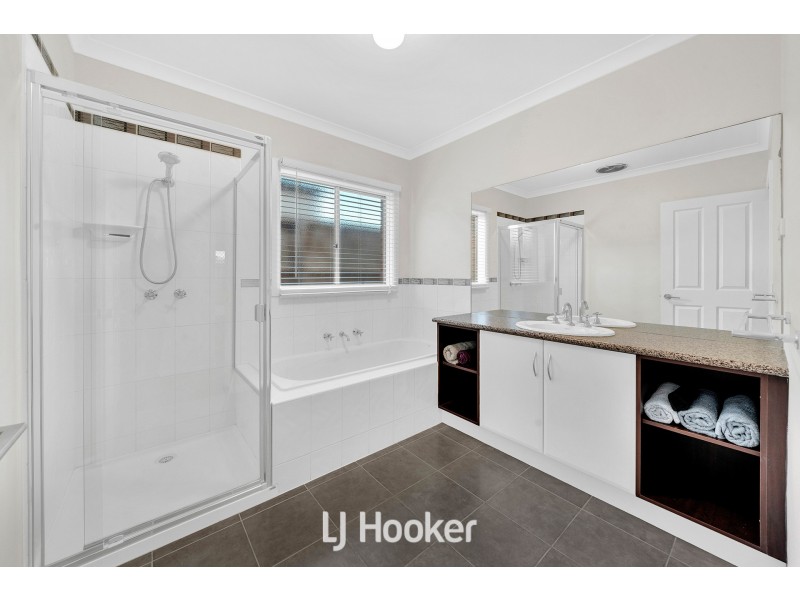 123 Majestic Boulevard, Cranbourne VIC 3977