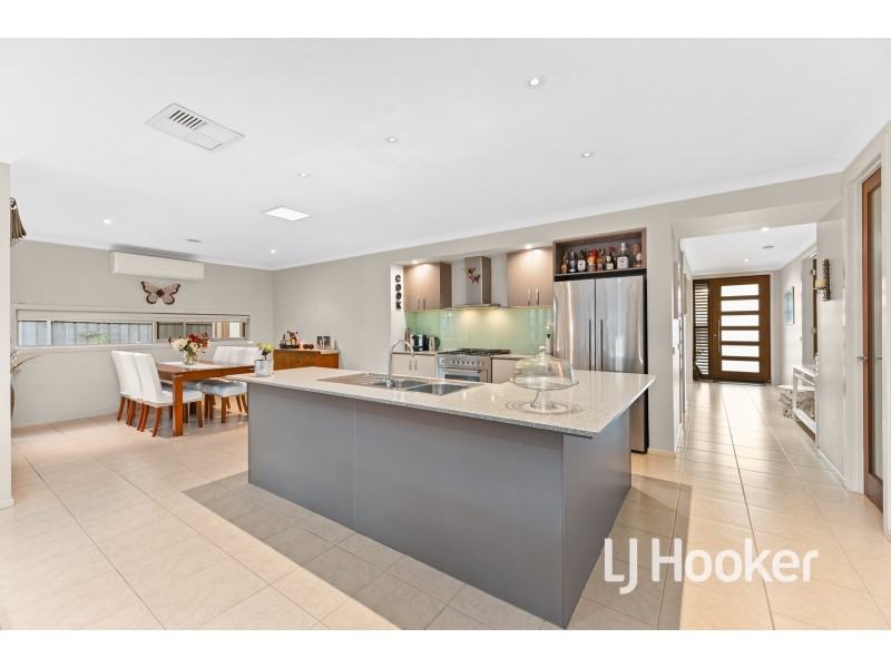 8 Paramu Court, Tooradin VIC 3980