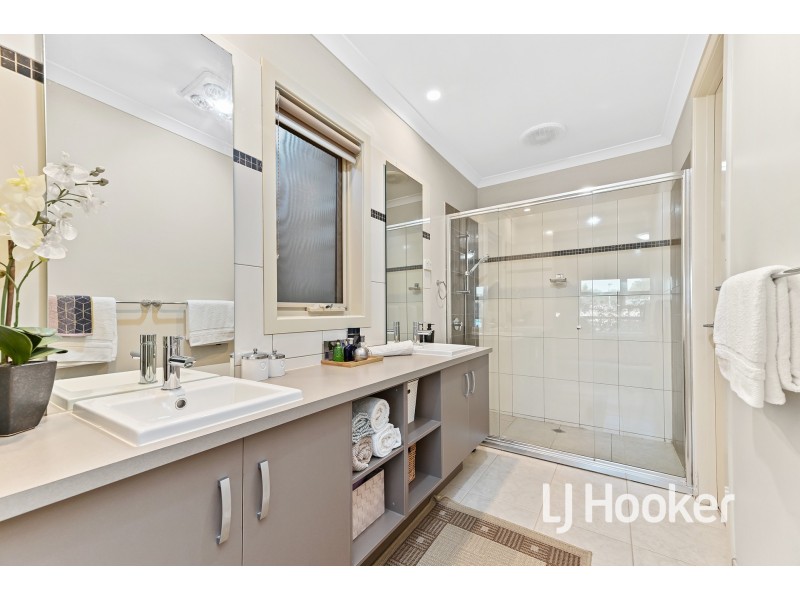 8 Paramu Court, Tooradin VIC 3980