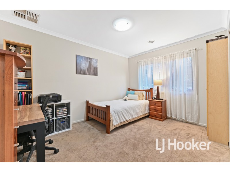 8 Paramu Court, Tooradin VIC 3980