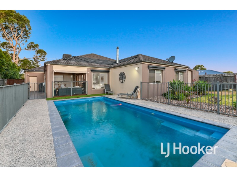 8 Paramu Court, Tooradin VIC 3980