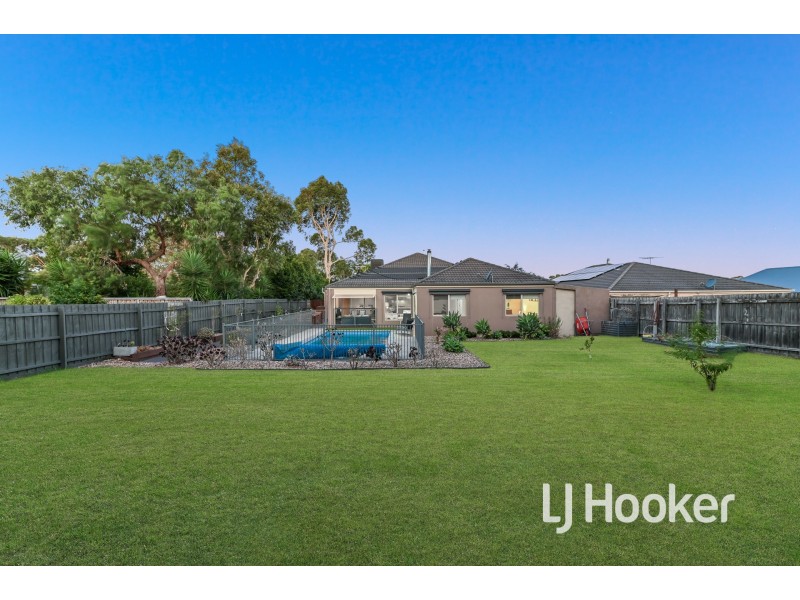 8 Paramu Court, Tooradin VIC 3980
