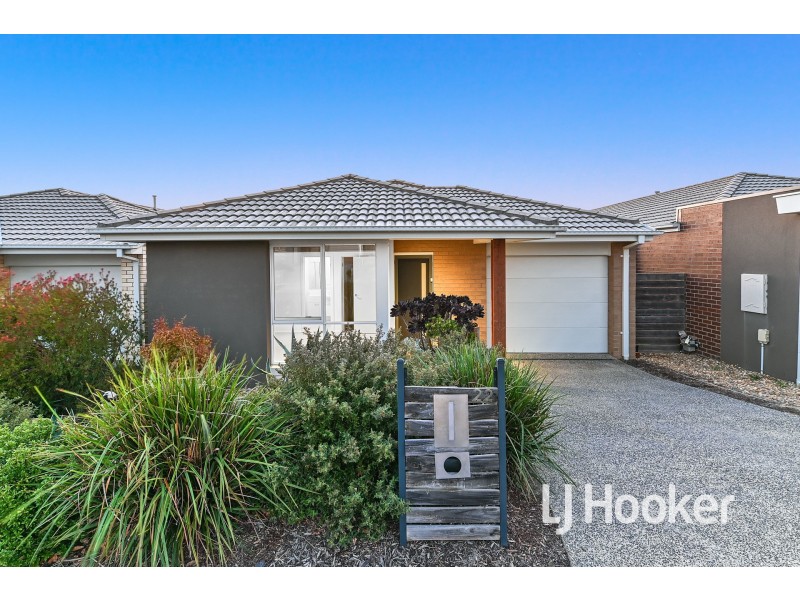 22 Barley Crescent, Clyde North VIC 3978