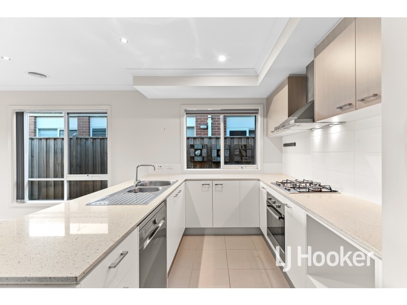 22 Barley Crescent, Clyde North VIC 3978