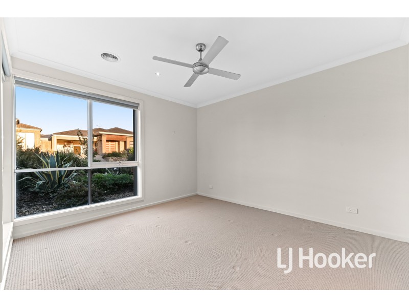 22 Barley Crescent, Clyde North VIC 3978