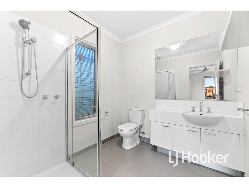 22 Barley Crescent, Clyde North VIC 3978