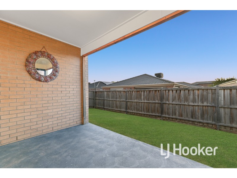 22 Barley Crescent, Clyde North VIC 3978