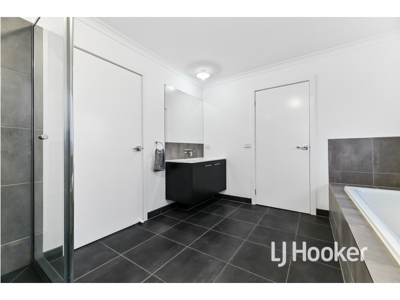 40 Butternut Drive, Lyndhurst VIC 3975