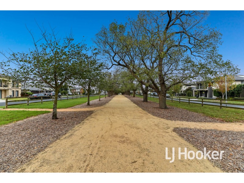 34 Tulliallan Boulevard, Cranbourne North VIC 3977