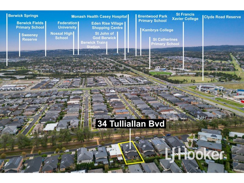 34 Tulliallan Boulevard, Cranbourne North VIC 3977