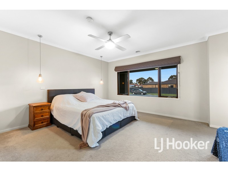 9 Duce Street, Cranbourne East VIC 3977