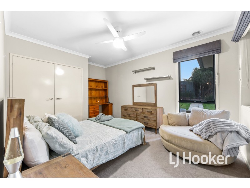 9 Duce Street, Cranbourne East VIC 3977
