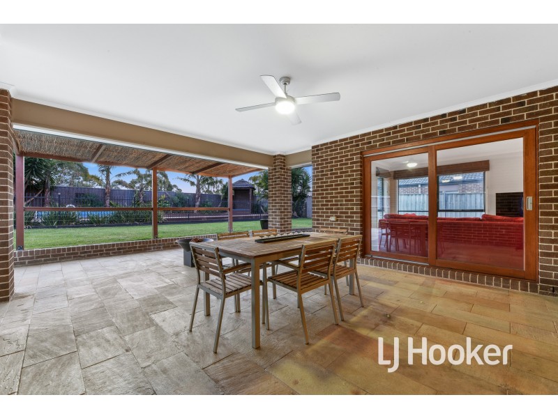 9 Duce Street, Cranbourne East VIC 3977