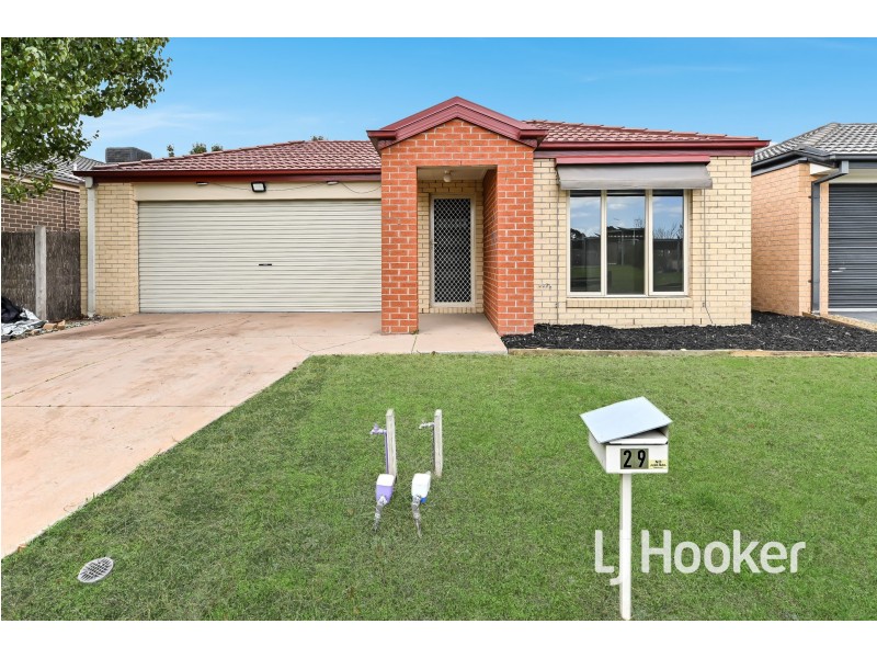 29 Ardent Crescent, Cranbourne East VIC 3977