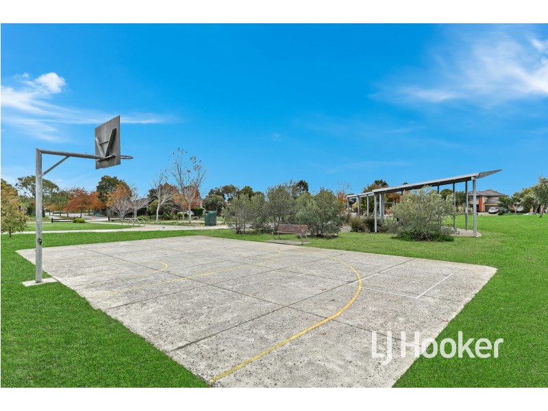 29 Ardent Crescent, Cranbourne East VIC 3977