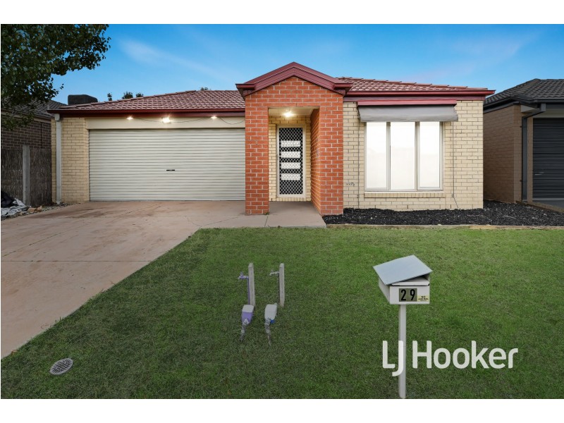 29 Ardent Crescent, Cranbourne East VIC 3977