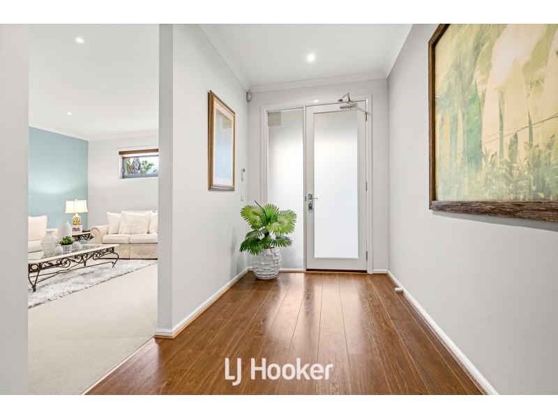 38 Flowerbloom Crescent, Clyde North VIC 3978