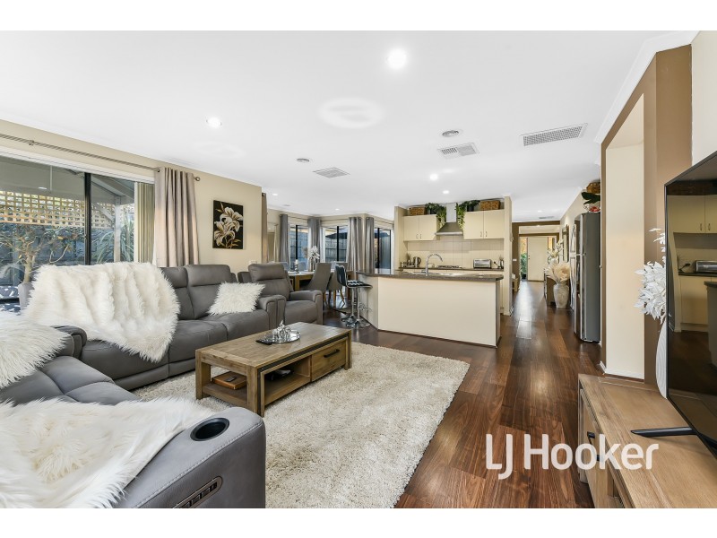 4 Eldershaw Drive, Lynbrook VIC 3975