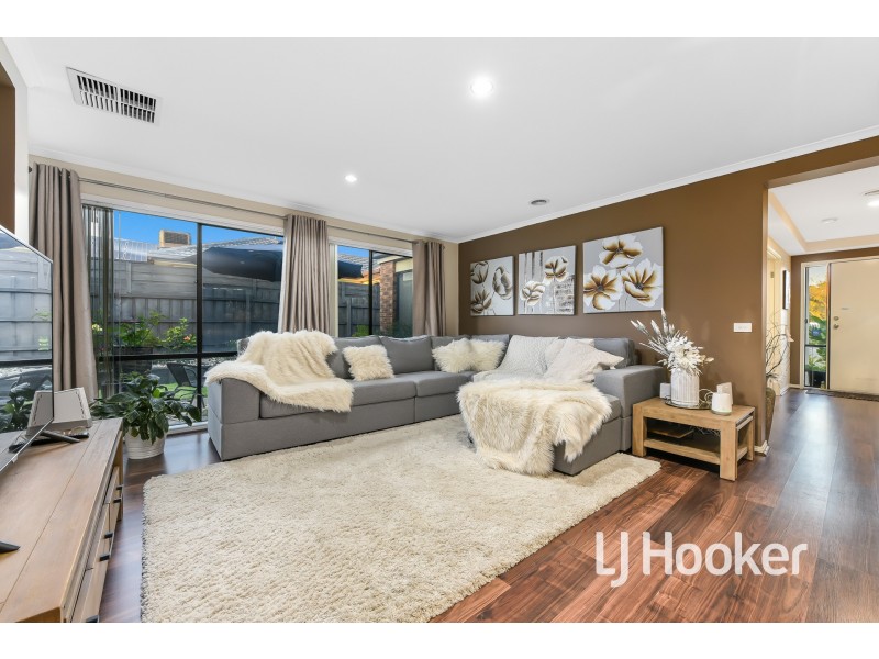4 Eldershaw Drive, Lynbrook VIC 3975